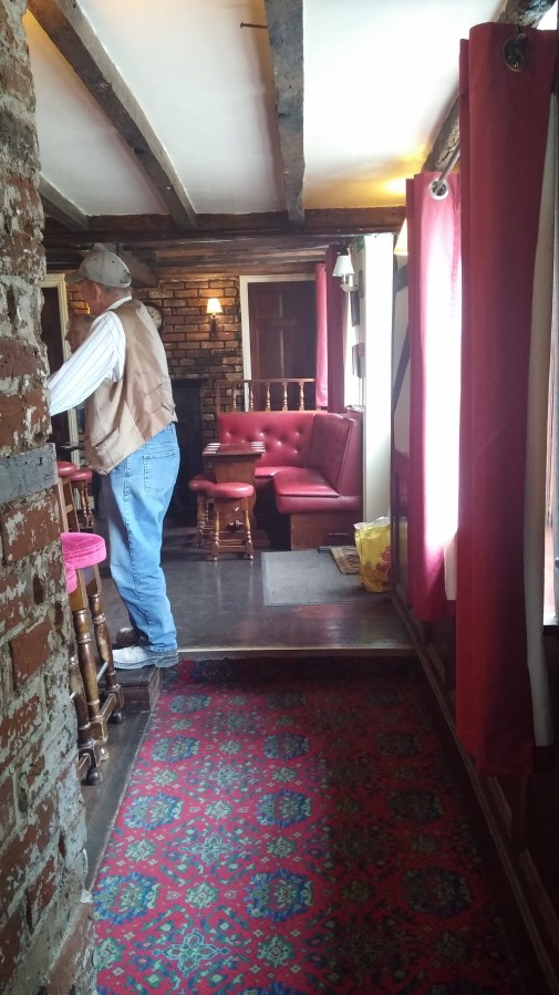 THE WELCOME STRANGER,&nbsp;KIMPTON