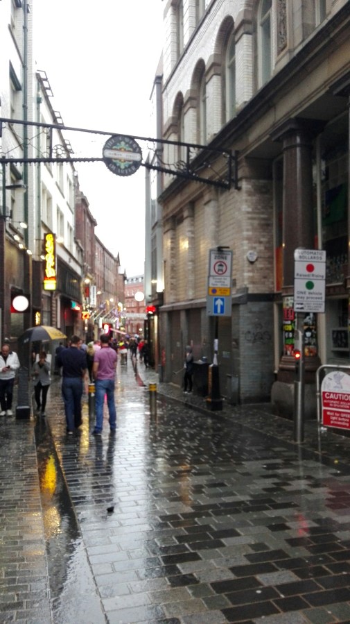 DOES THIS TRAIN STOP ON MERSEYSIDE&nbsp;?