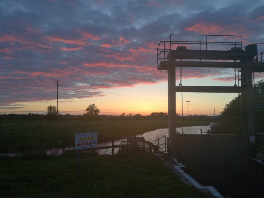 FIVE MILES FROM ANYWHERE, NO HURRY&nbsp;!