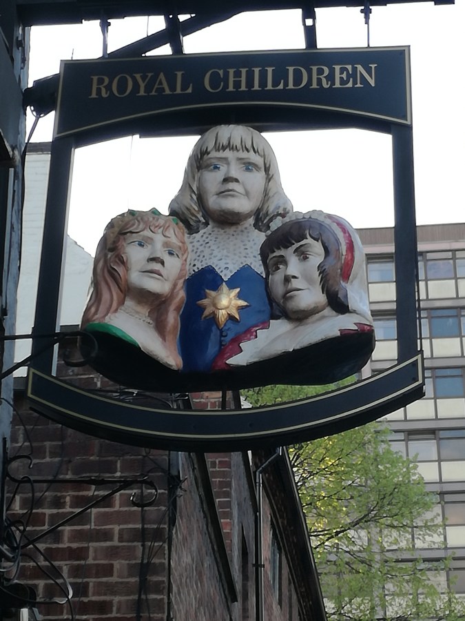 RUSHING KIDS, ROYAL&nbsp;CHILDREN