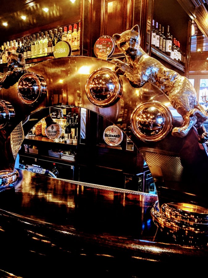 FOR 24 MINUTES I’D BEEN DRINKING NEXT DOOR TO EBOR MORRIS&nbsp;MEN