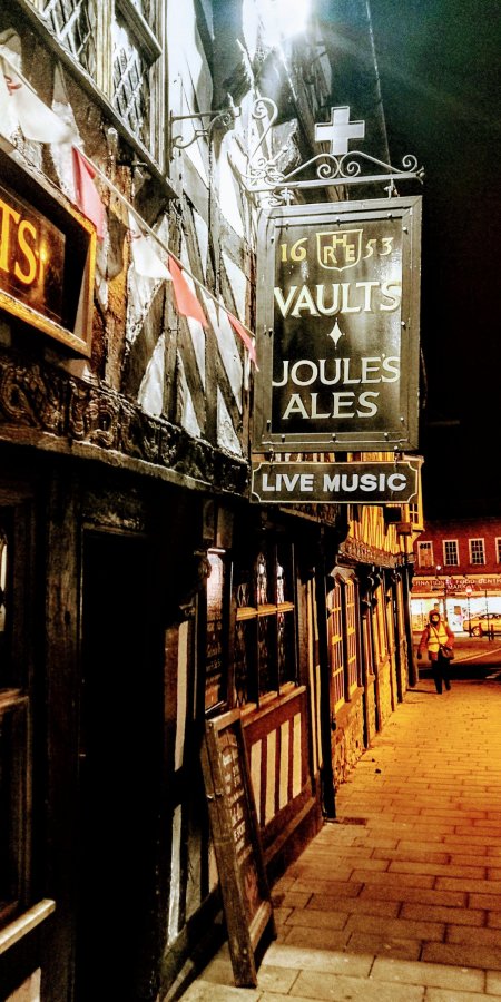 MARKET DRAYTON : JOULES, BASS,&nbsp;R2-D2