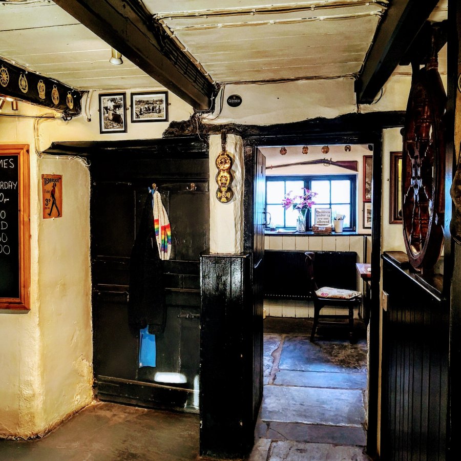 DEVOLVING THE PINKING DUTIES IN&nbsp;LANLIVERY