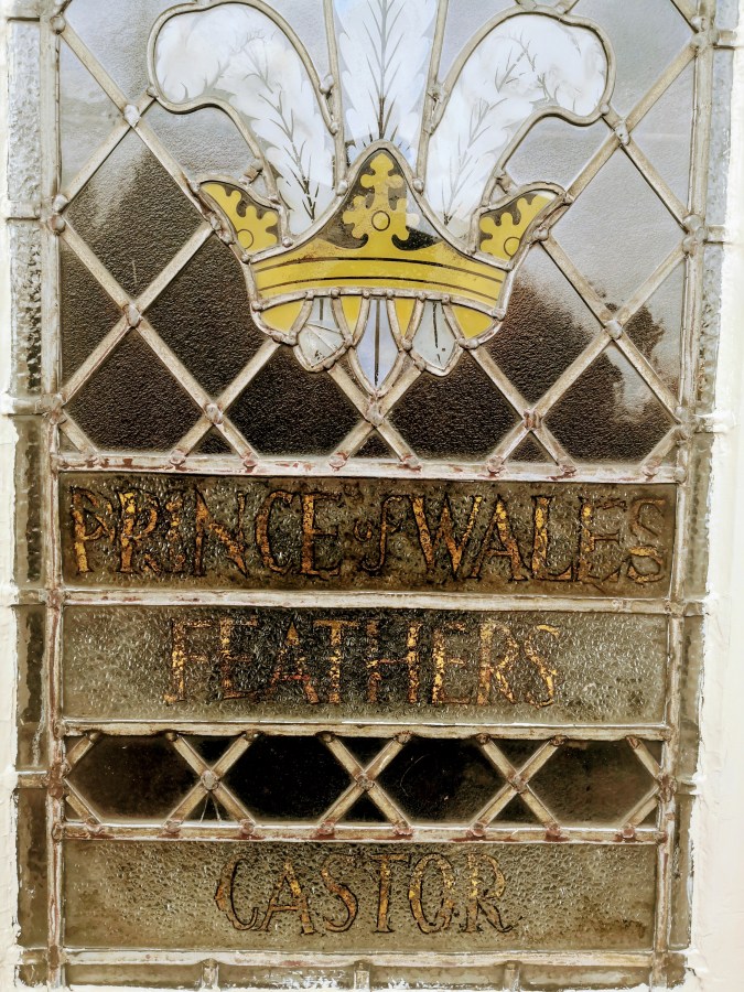 COMPLIMENTARY CREAM CRACKERS IN&nbsp;CASTOR