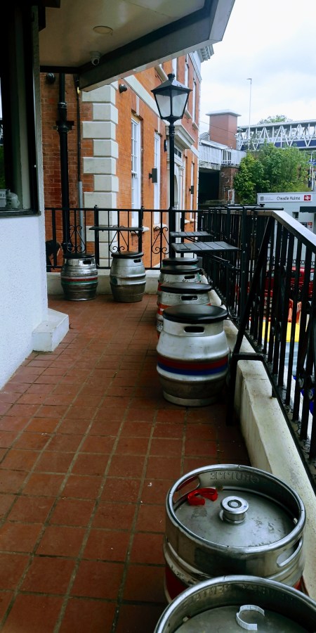 SHOWER DODGING IN CHEADLE&nbsp;HULME