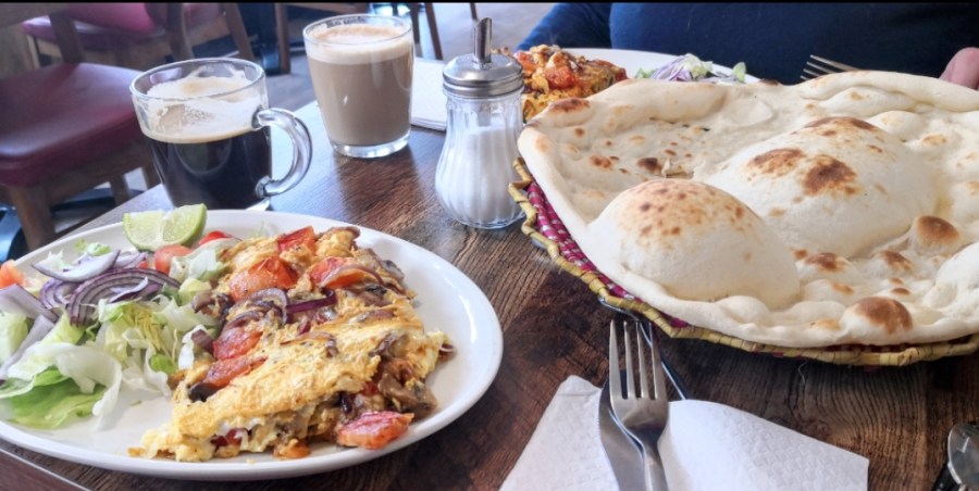 A PERSIAN BREAKFAST AT THE MOULIN&nbsp;ROUGE