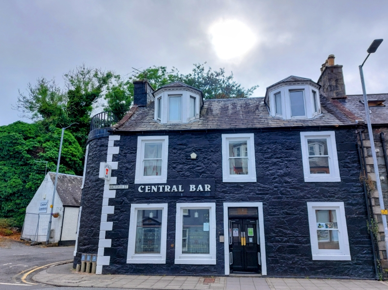 ANNIE LENNOX FOLLOWS ME TO NEWTON&nbsp;STEWART