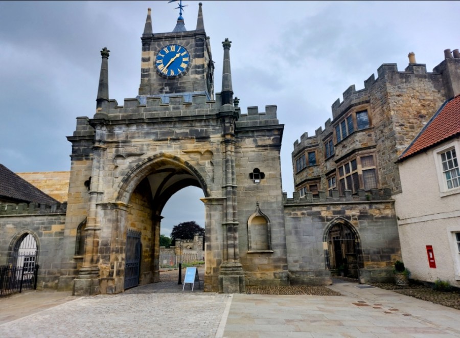 BIGGING UP BISHOP&nbsp;AUCKLAND