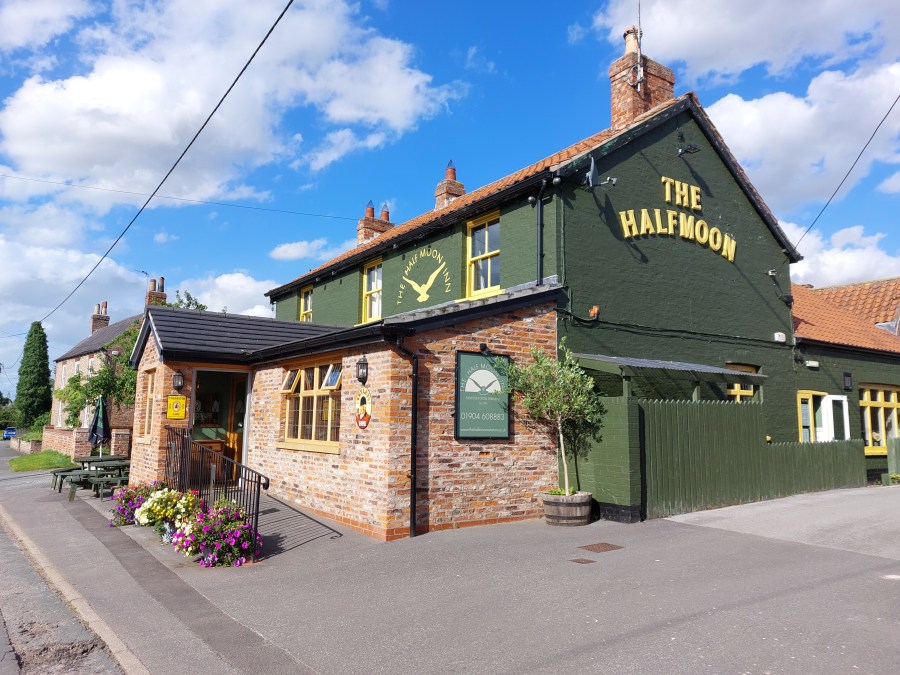 HALF MOON RISING (INTO THE EAST YORKS SECTION OF THE&nbsp;GBG)
