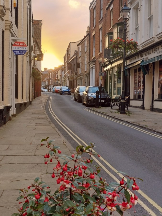 MARCHING MRS RM TO BRID OLD&nbsp;TOWN