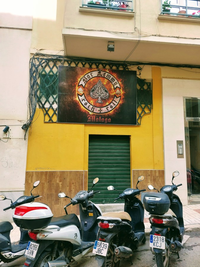 BAR LEMMY OR BAR MORRISSEY&nbsp;?