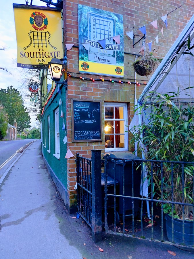 A joyous racket – Jam Night at the Southgate Inn,&nbsp;Devizes