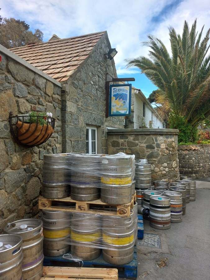 A WHIZZ ROUND&nbsp;HERM