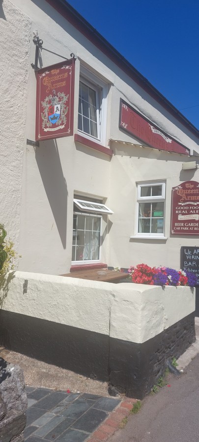 SHARING PRAWN COCKTAILS IN SLAPTON&nbsp;SANDS