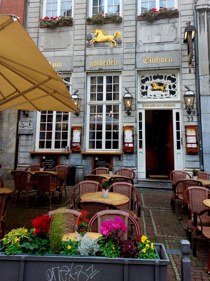 NO ESCAPE FROM CHRIS CROSS IN AACHEN’S GOLDENEN&nbsp;EINHORN