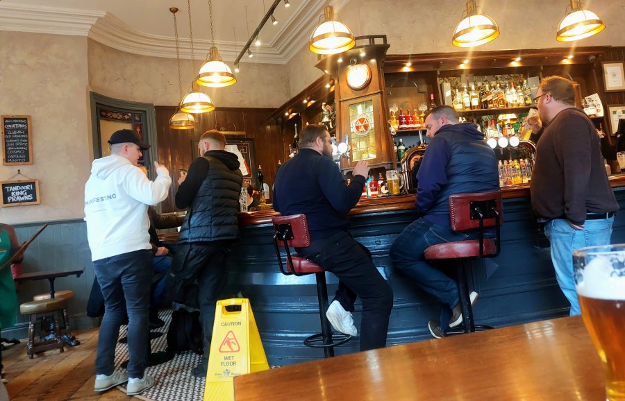 CURRY LADS IN THE HEN &&nbsp;CHICKENS