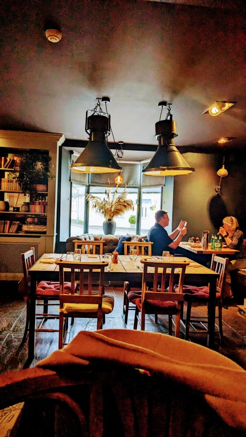 “Can I HELP, you&nbsp;?”