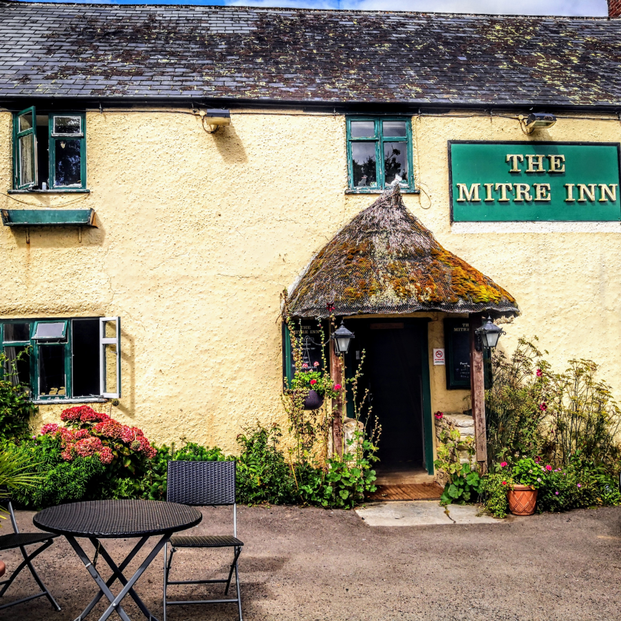 HALF A DOZEN PUBS IN EVERY COUNTY.  No. 10 –&nbsp;DORSET