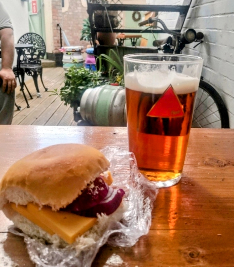 HALF A DOZEN PUBS IN EVERY COUNTY. No. 20 –&nbsp;LEICESTERSHIRE