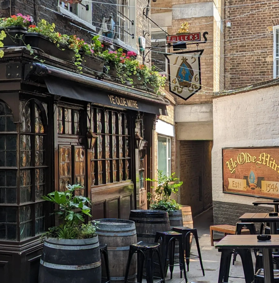 HALF A DOZEN PUBS IN EVERY COUNTY. No. 22 – CENTRAL&nbsp;LONDON.