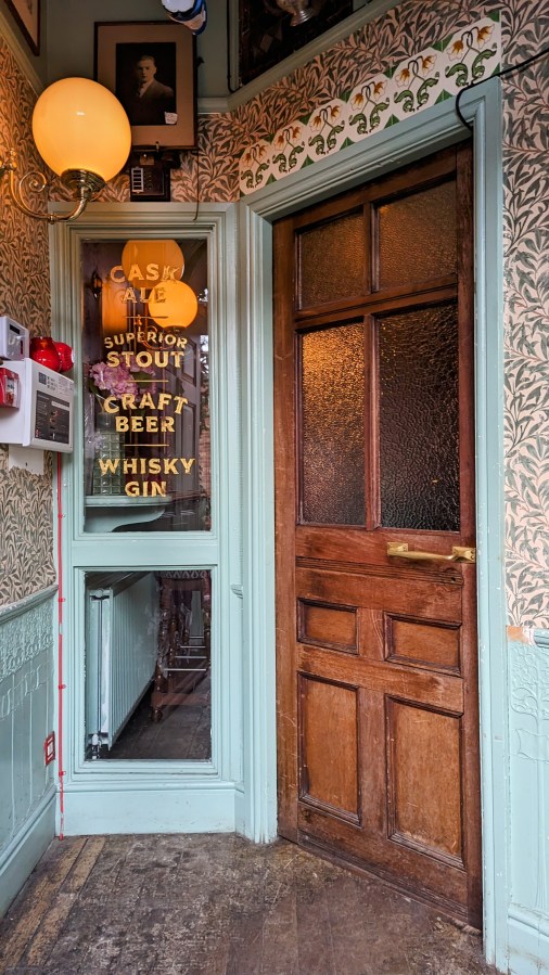 TOP 100 PUBS – THE RED LION,&nbsp;LIVERPOOL