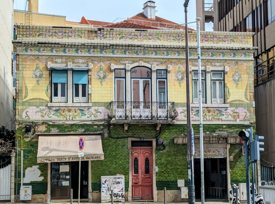 SELF-SERVE CRAFT BEER, LISBON&nbsp;STYLE