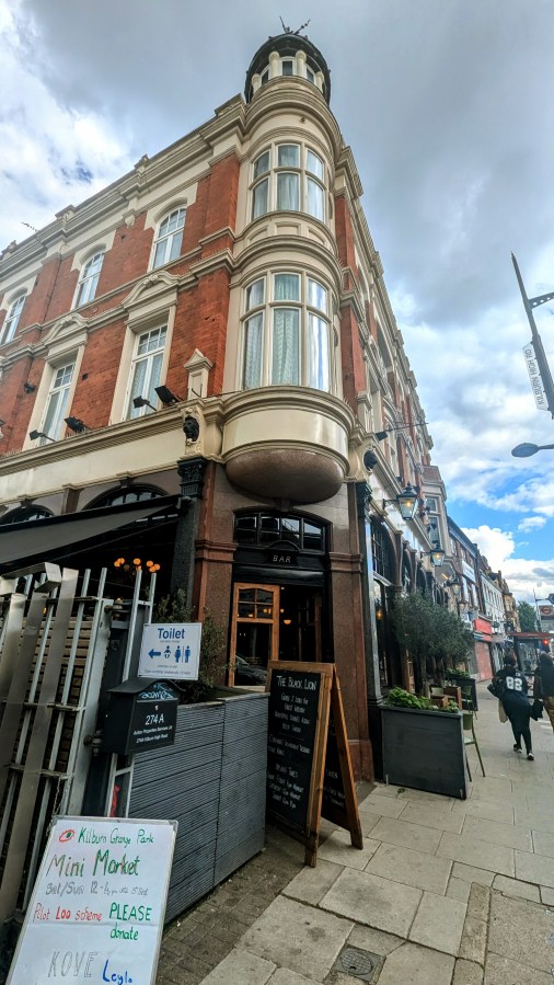 TOP 100 PUBS – THE BLACK LION,&nbsp;KILBURN