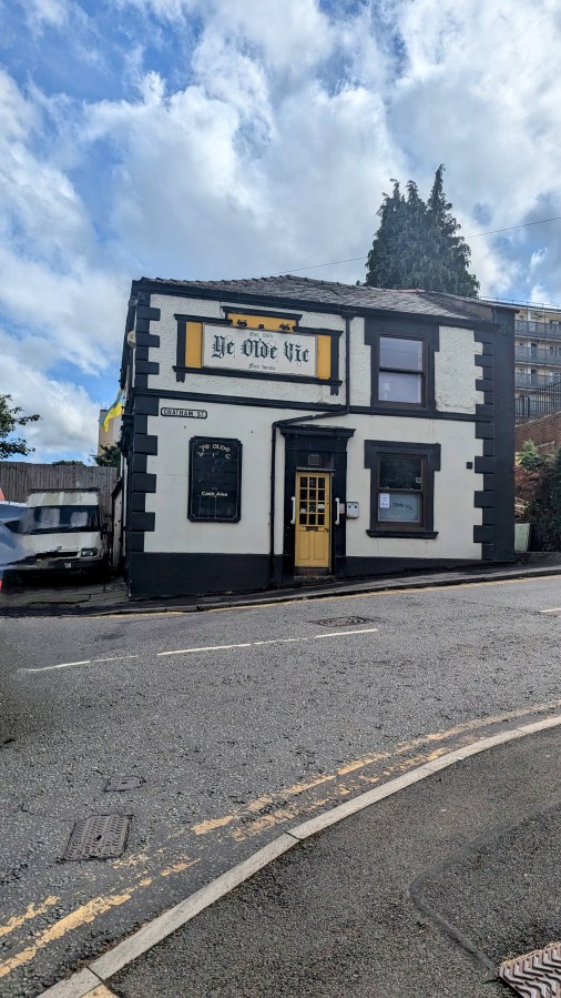 ALL THE PUBS IN THE MANCHESTER BEER BOOK – YE OLDE VIC,&nbsp;STOCKPORT
