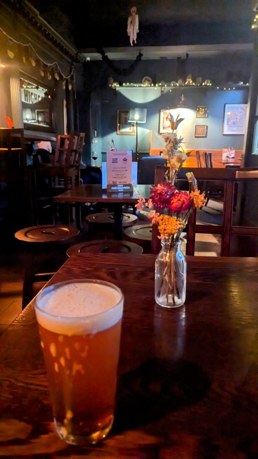 HARVEYS DRINKING WELL AT THE HIGHGATE&nbsp;CROWN