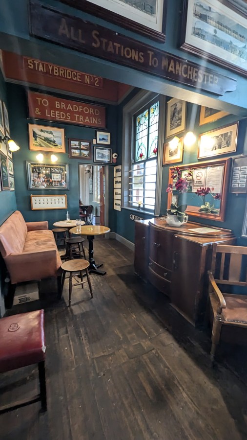 TOP 100 PUBS – STATION BUFFET BAR,&nbsp;STALYBRIDGE