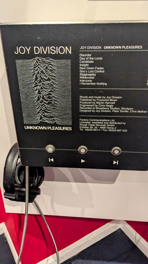 UNKNOWN PLEASURES