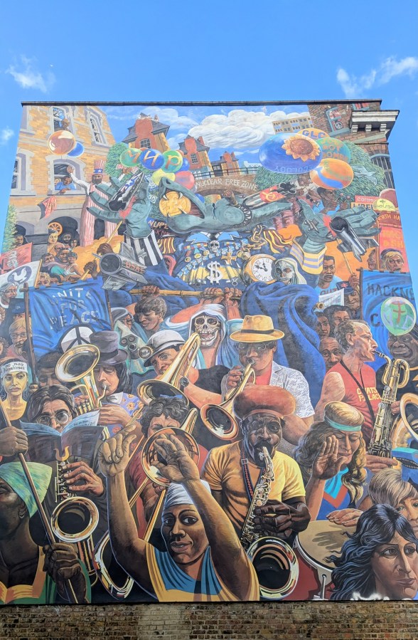 A DASH ROUND&nbsp;DALSTON