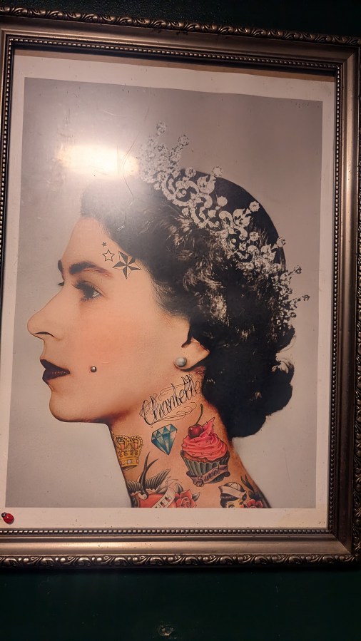 FARNHAM 1 of 5. THE QUEEN’S&nbsp;HEAD