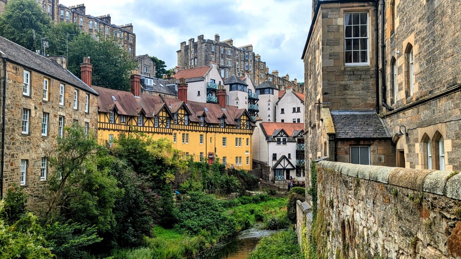 EDINBURGH CULTURAL DIVERSION. P**S FLOWERS AND&nbsp;PANINIS