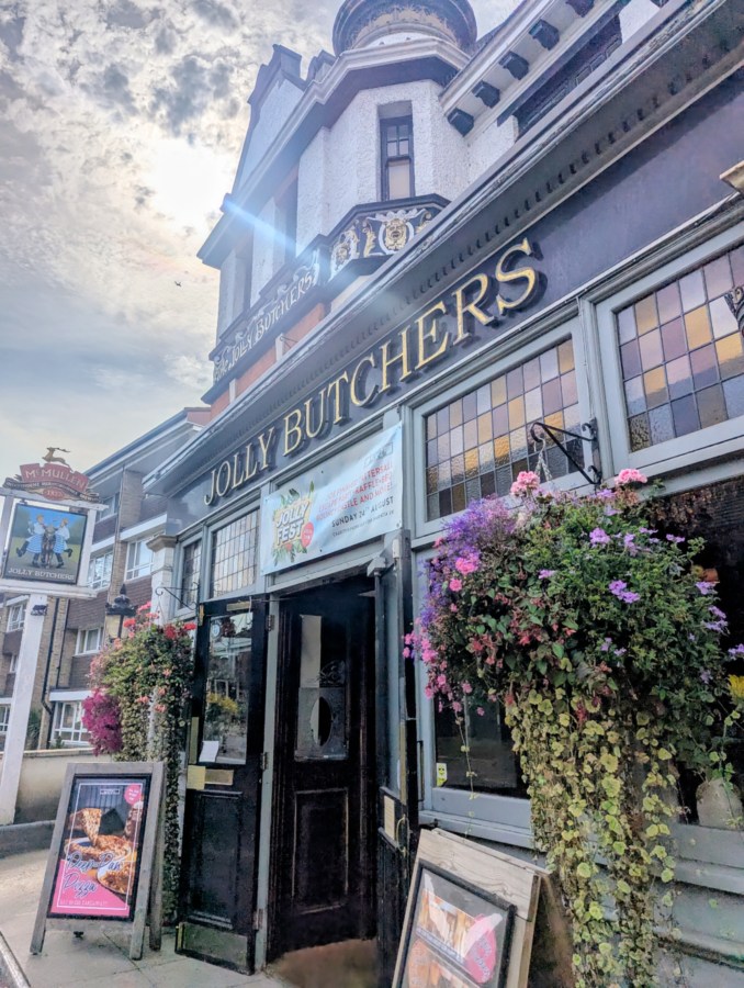 GORDON HILL !  A WALK TO THE JOLLY BUTCHERS IN&nbsp;ENFIELD