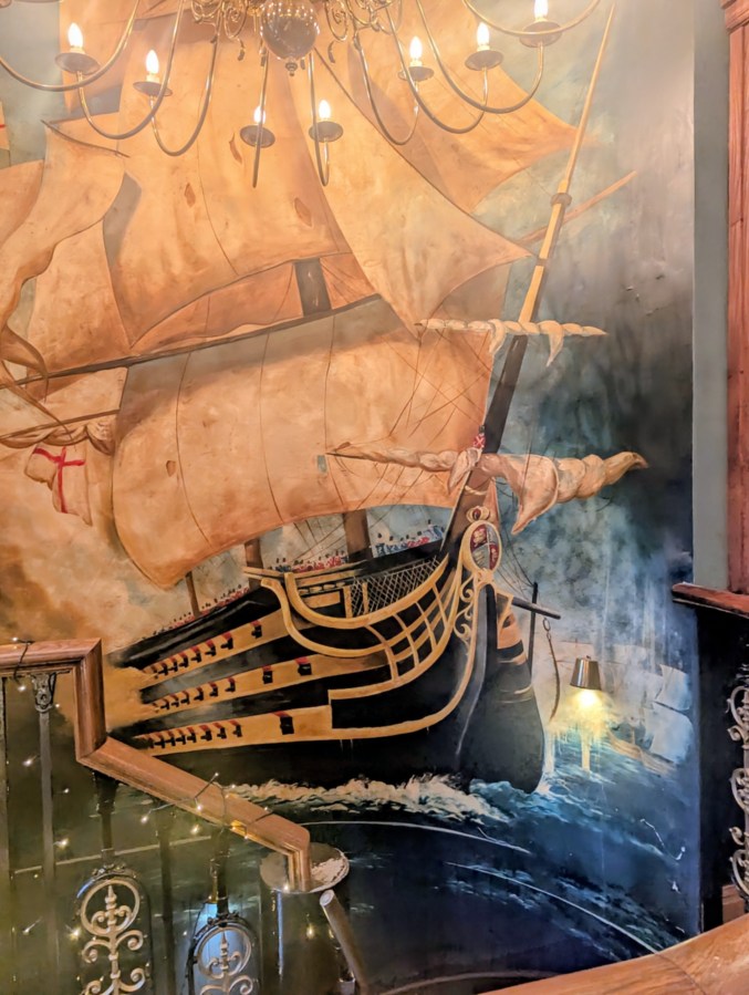 TOURIST PUB, TRAFALGAR&nbsp;SQUARE