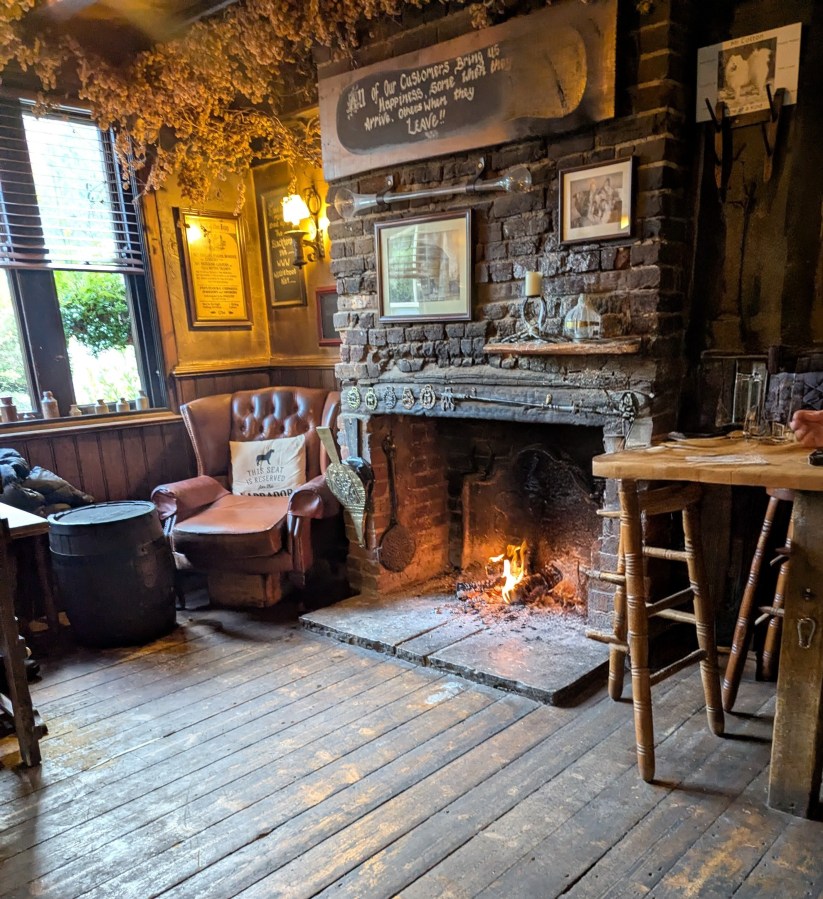 LURCHERS AND CHESTERFIELDS. THE BLACK HORSE,&nbsp;THURNHAM